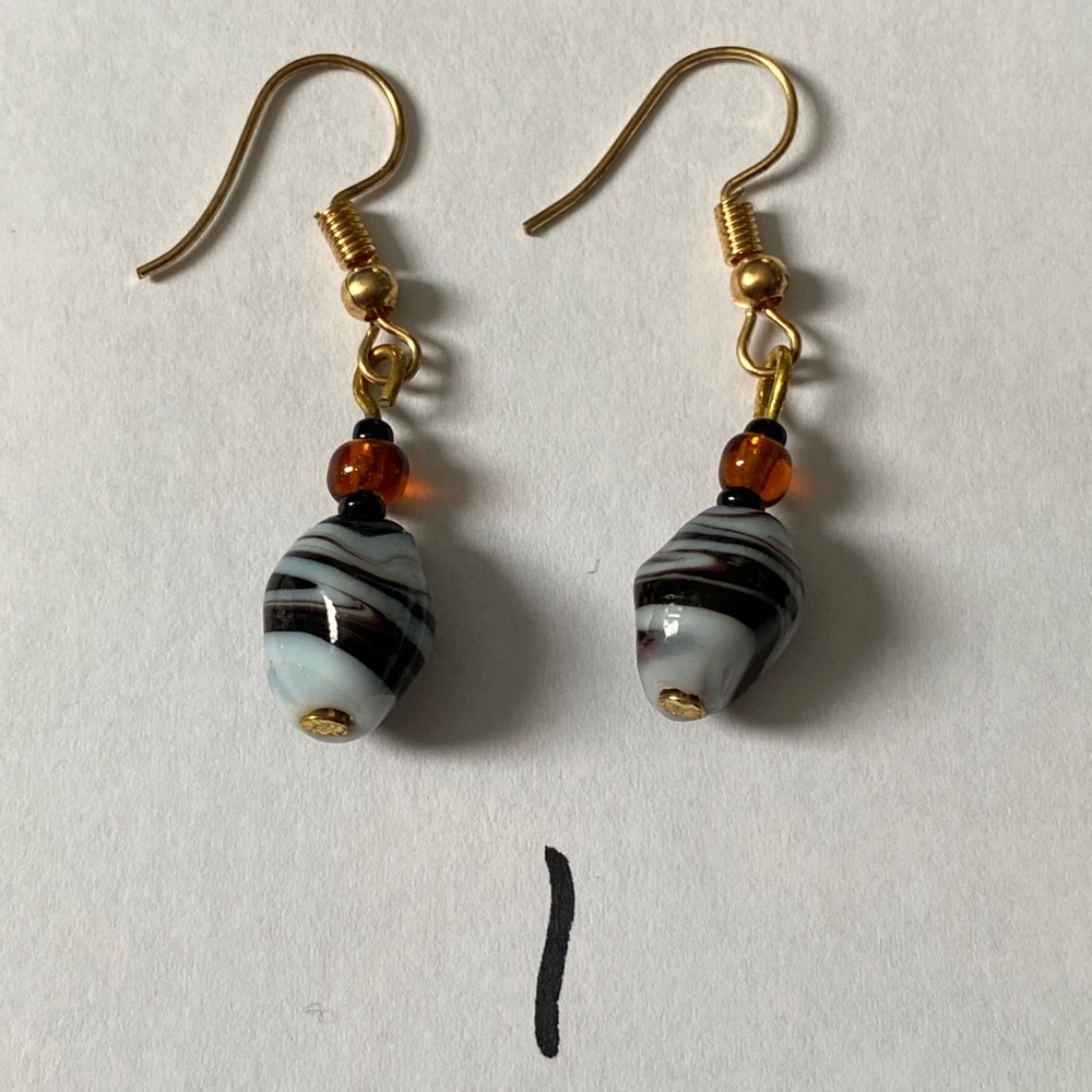 Various earrings - Picture 3 of 14